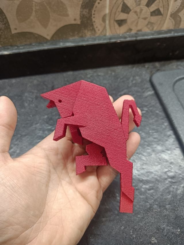 Toro grande Torino con  piedistallo