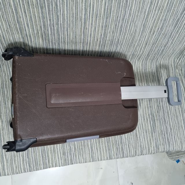 Maleta dura rígida marrón 4 ruedas