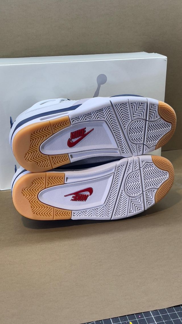 Nike SB x Air Jordan 4 "Navy"