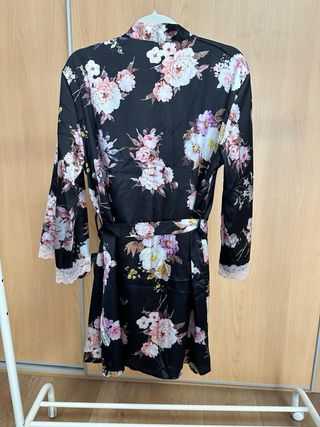 Bata y camisón seda floral