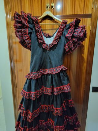 Vestido Sevillanas rojo y negro