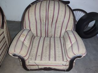 DOS 2 Butacas clásicas beige y rojas