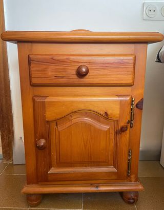 Mesita noche madera