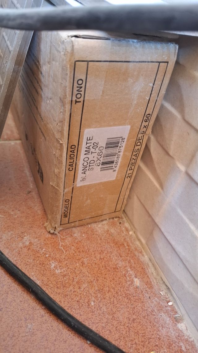 Rodapié cerámico blanco 60x8cm