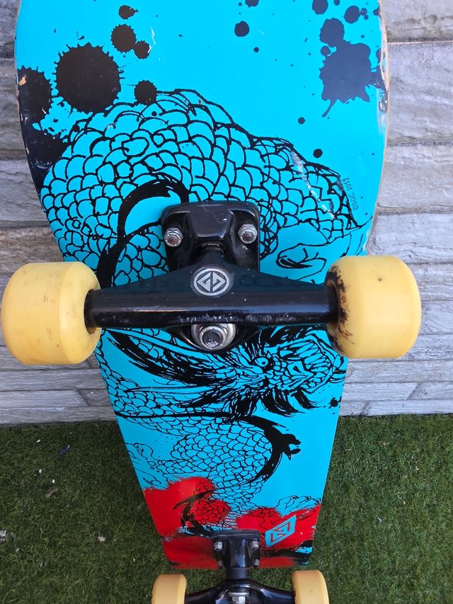 Skateboard Powell golden dragon samurai