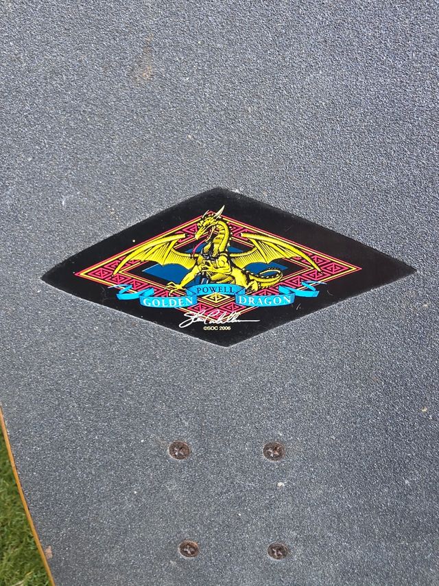Skateboard Powell golden dragon samurai