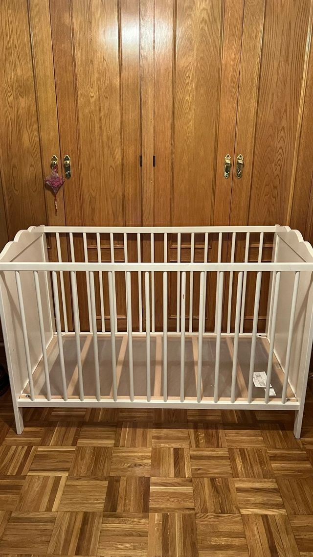 Cuna bebé blanca - en buen estado