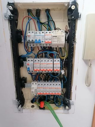 Lampisteria (fontanero electricista)