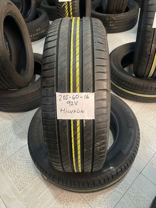 Neumatico 205-60-16  92V Michelin