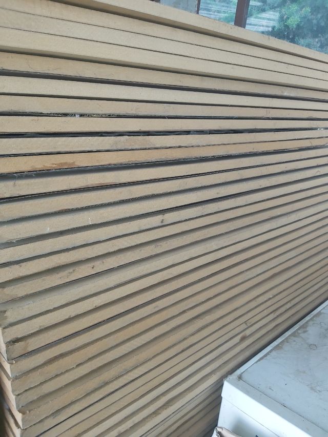 Tableros DM 2400x1000x19mm - 80 unid.