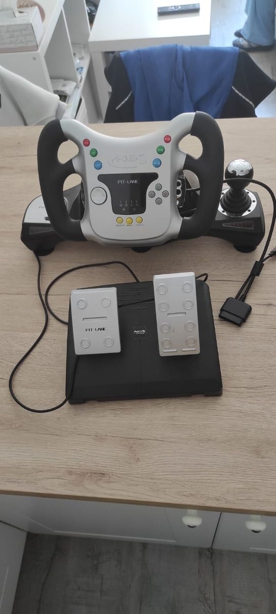 Volante Pit Lane + Pedales