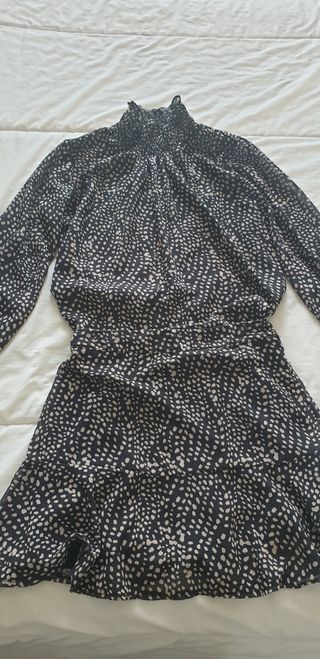 Minifalda y blusa estampados