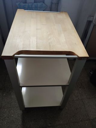 Mueble estantería madera-aluminio con ruedas