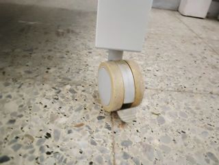 Mueble estantería madera-aluminio con ruedas