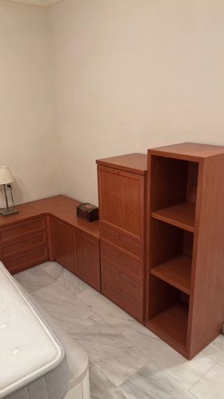Conjunto muebles dormitorio: mesita y aparador