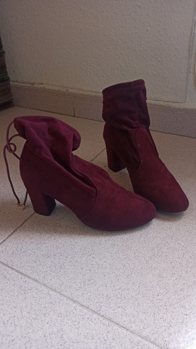 Botas mujer granate tacón