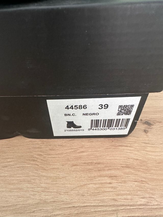 Botines Xti negros - talla 39