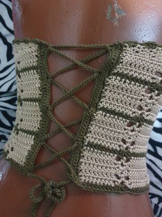 Top crochet beige y verde oliva - Talla única