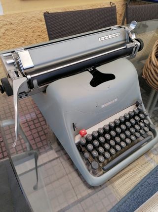 Máquina escribir Olivetti Lexicon 80