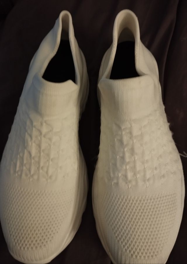 Zapatillas deportivas blancas sin cordones