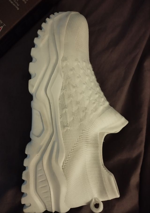 Zapatillas deportivas blancas sin cordones