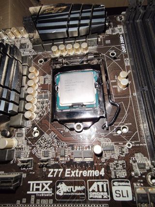 Placa base ASRock Z77 Extreme4