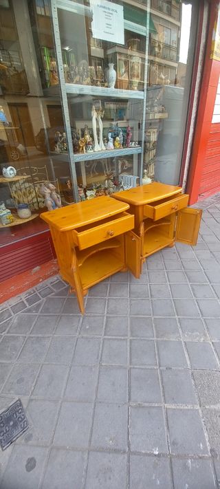 Mesitas noche pino macizo - 60€ Tlf674324817