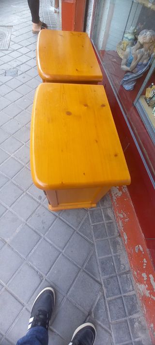 Mesitas noche pino macizo - 60€ Tlf674324817