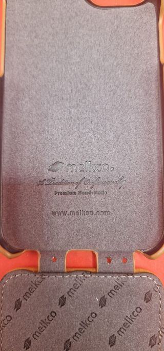 Funda Piel iPhone 13 - MELCKO