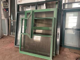 Ventanas aluminio verde y puertas 