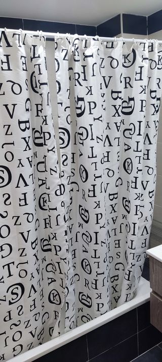 Cortinas de baño - letras blanco y negro