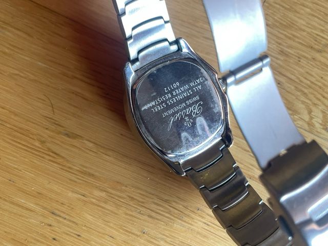 Reloj Bassel cuarzo plata