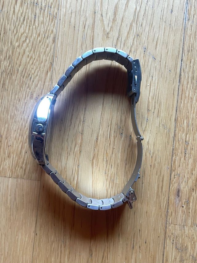 Reloj Bassel cuarzo plata