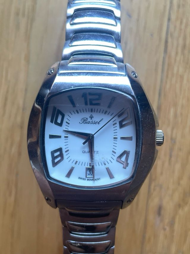 Reloj Bassel cuarzo plata
