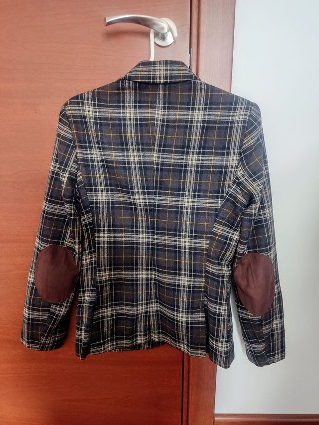 Chaqueta cuadros Stradivarius marrón-negro