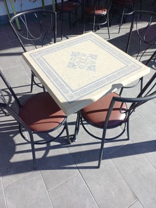 Mesa y 4 sillas terraza