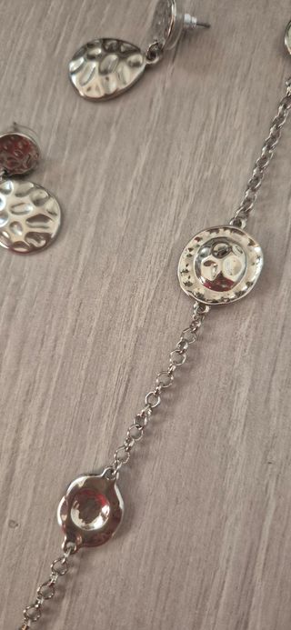 Collar y pendientes