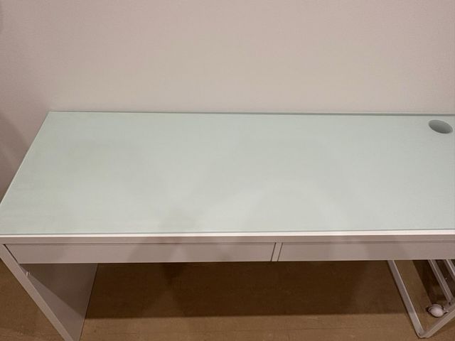 Escritorio blanco cristal