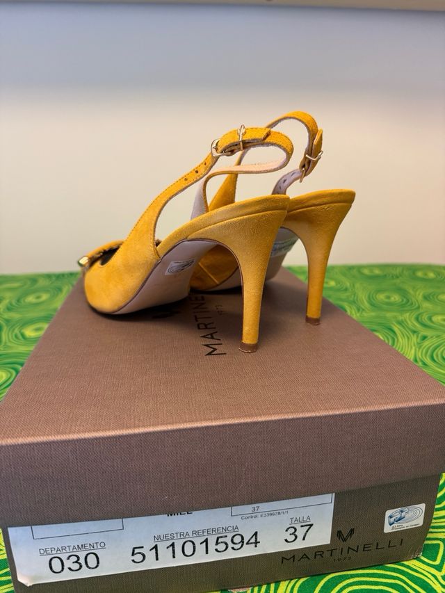 Zapatos Martinelli amarillos