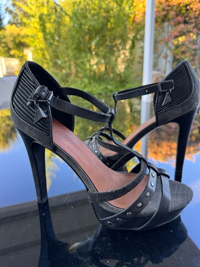 Scarpe con tacco nere e grigie