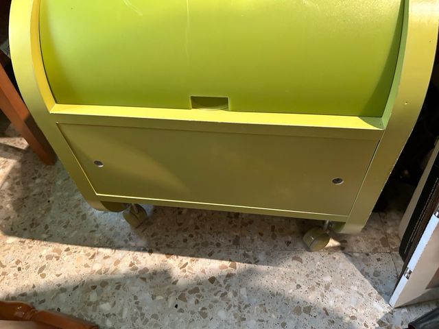 Mesita noche/TV verde