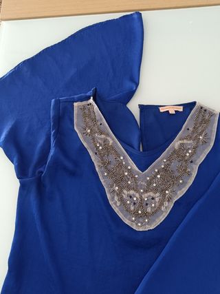 Blusa azul eléctrica elegante