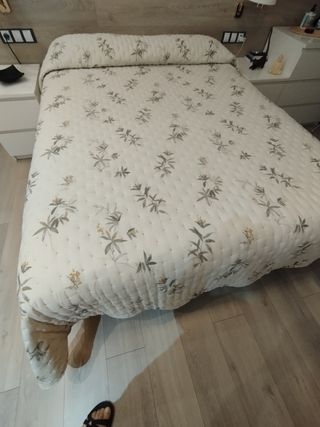 Colcha cama 150cm. Entretiempo. Reversible.