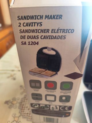 Sandwichera Comelec SA1204 - 750W