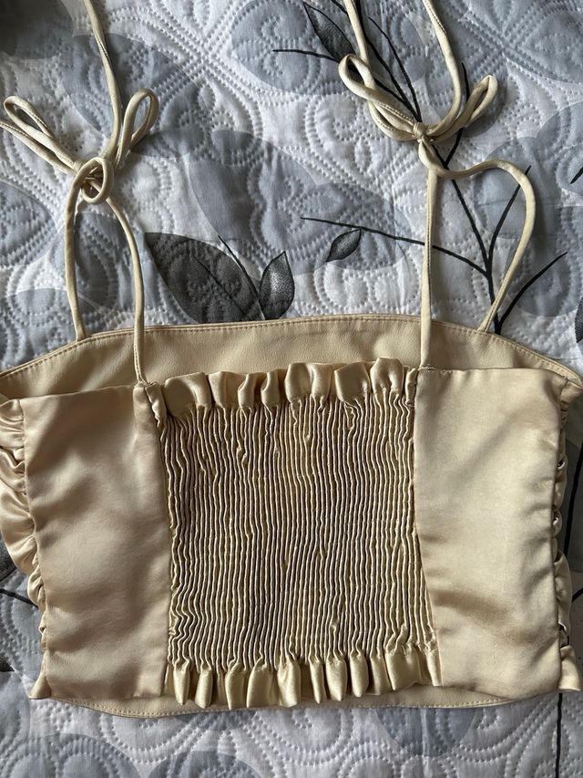 Top Zara satén beige