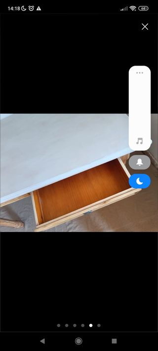 Mesa  blanca y madera 
