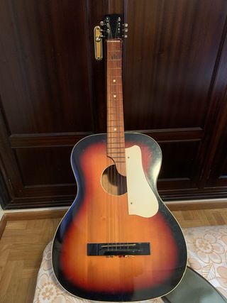 Guitarra acústica vintage