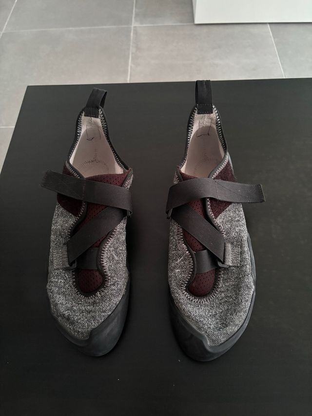 Zapatillas escalada Simond talla 44/45