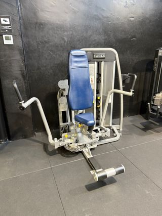 Máquina Cybex Eagle - Pectoral y Hombros