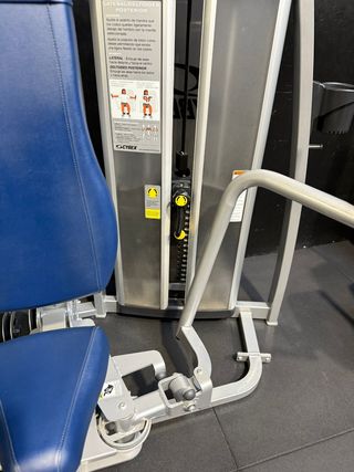 Máquina Cybex Eagle - Pectoral y Hombros